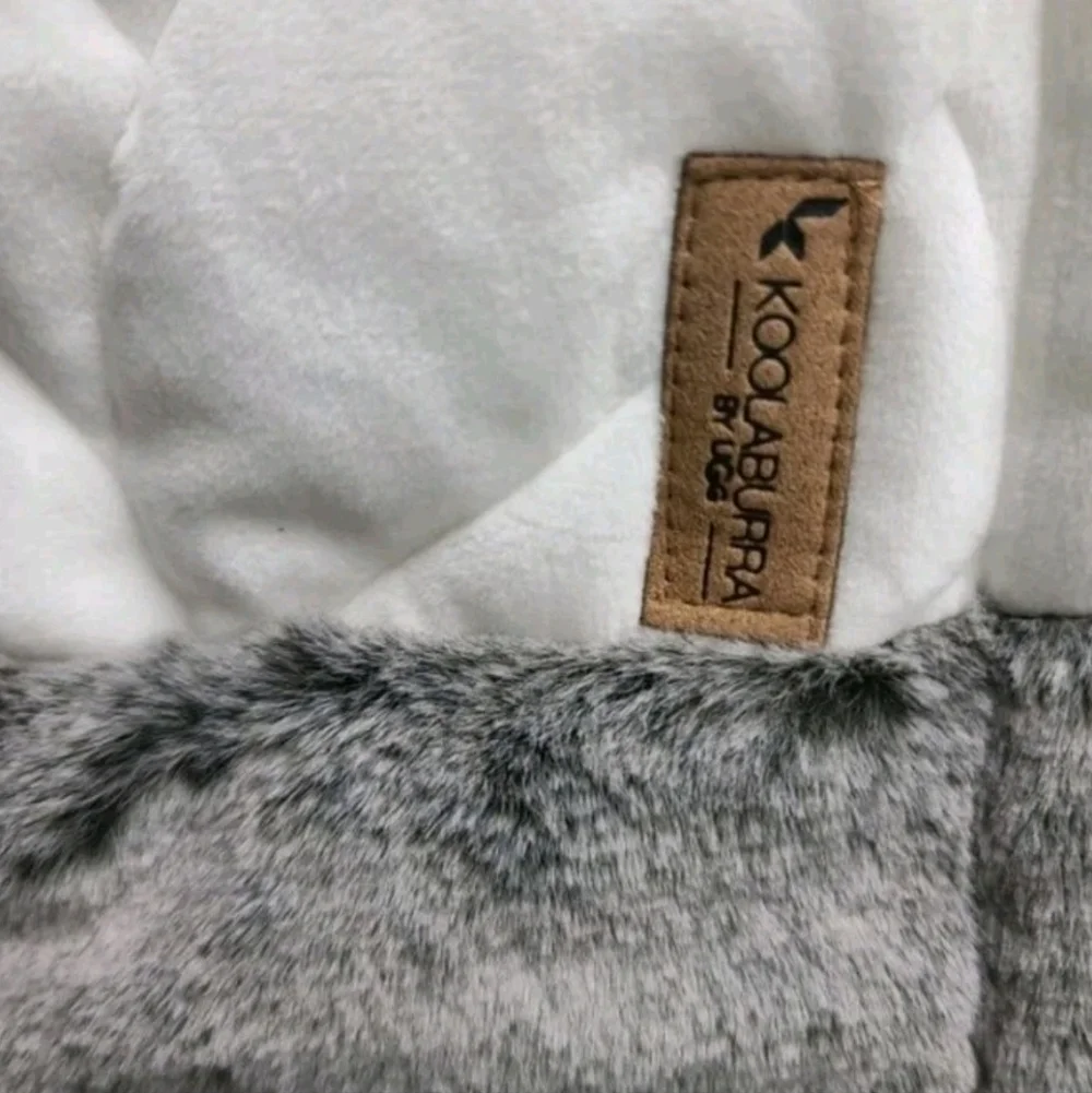UGG Koolaburra Jasper White Quilted Table Runner Gray Faux Fur Farmhouse New